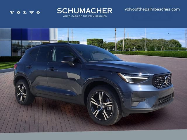 New 2026 Volvo XC40 B5 Core AWD/4WD image 1