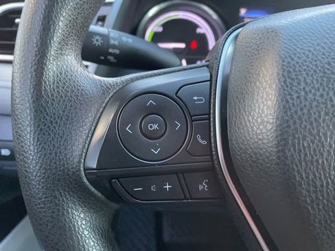 Used 2018 Toyota Camry LE image 15