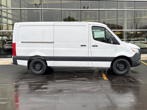 Used 2026 Mercedes-Benz Sprinter 2500 image 2