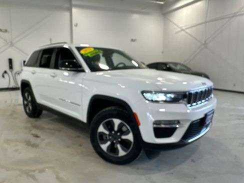 Used 2022 Jeep Grand Cherokee Limited 4xe image 6