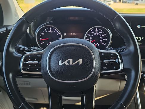 Used 2022 Kia Carnival SX FWD image 30