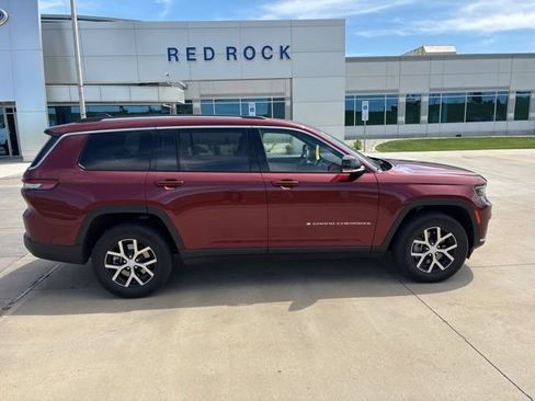 Used 2023 Jeep Grand Cherokee L Limited AWD/4WD image 2