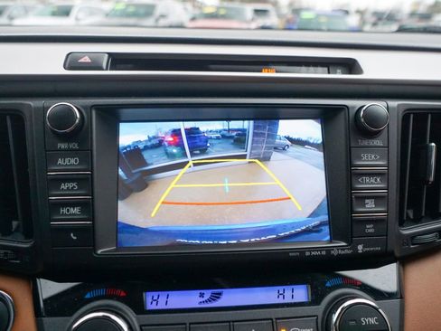 Used 2018 Toyota RAV4 Limited image 25