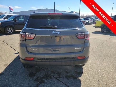 Used 2023 Jeep Compass Latitude image 4