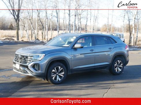 Used 2025 Volkswagen Atlas Cross Sport SE image 1