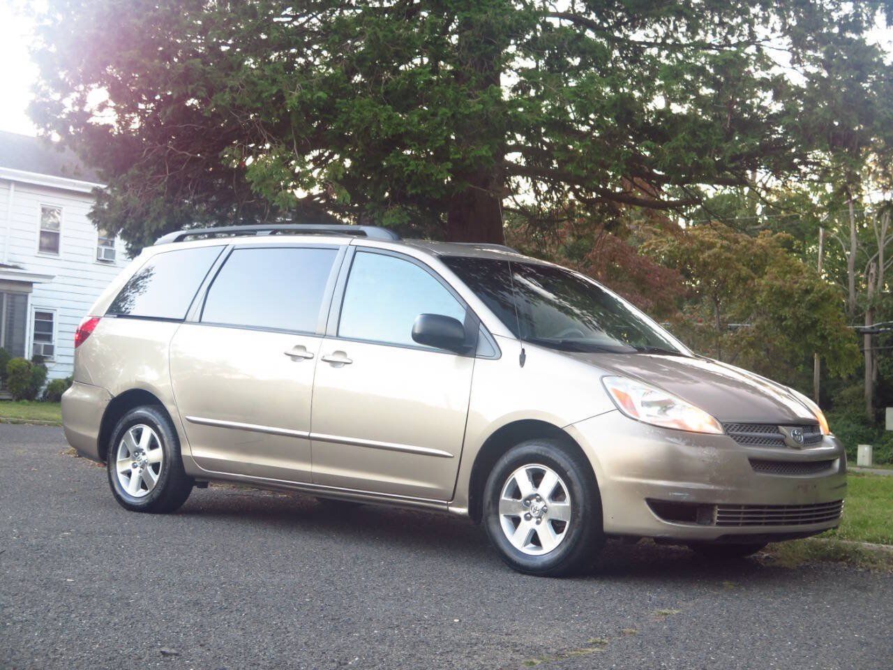 Used 2005 Toyota Sienna LE w/ LE Pkg 6 FWD image 6