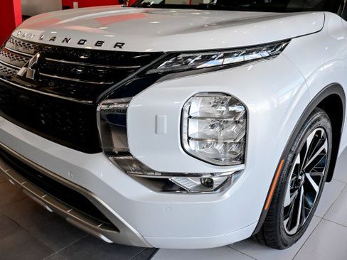 Used 2023 Mitsubishi Outlander SEL 40th Anniversary image 10