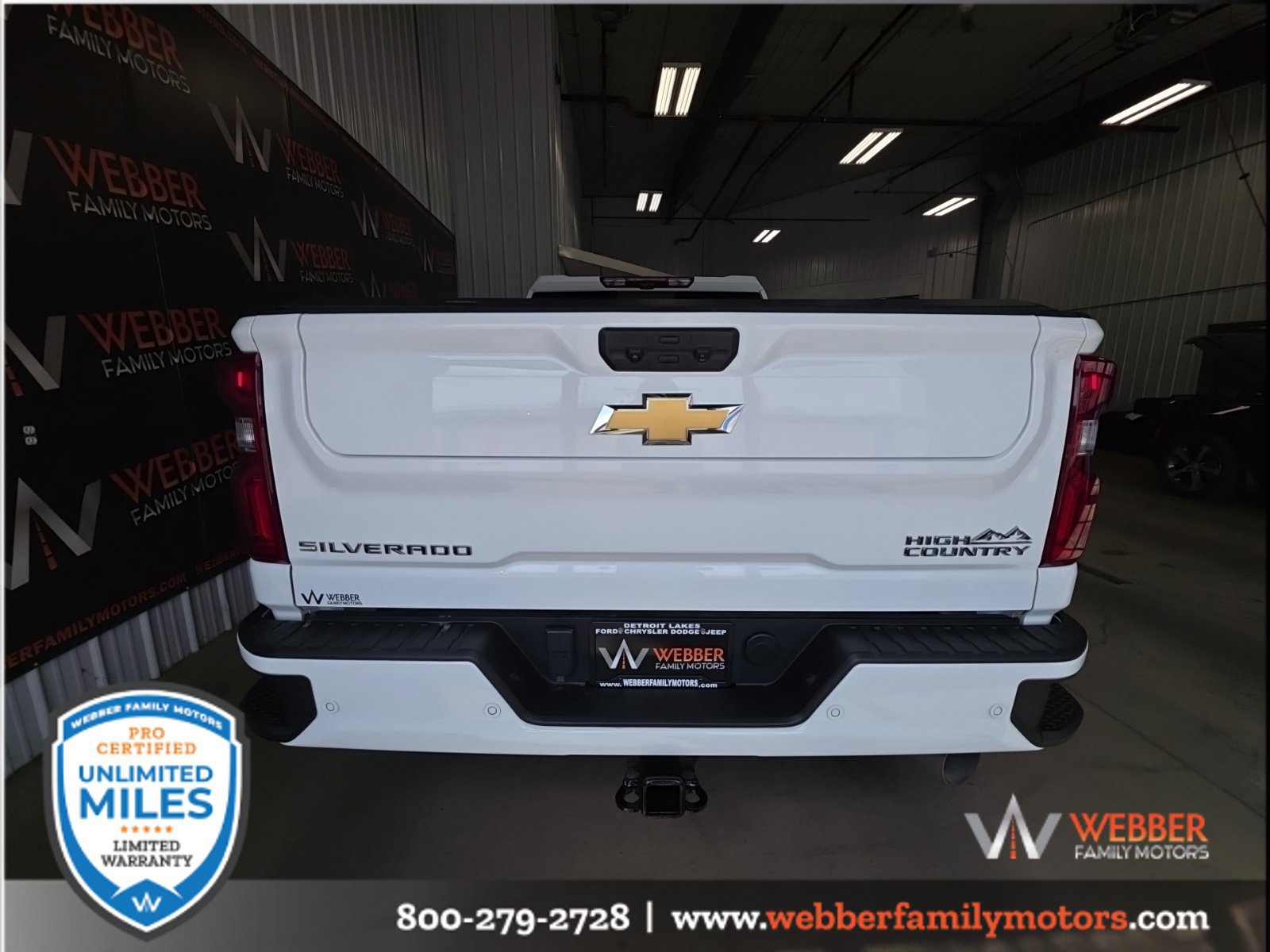 Used 2024 Chevrolet Silverado 3500 High Country w/ High Country Premium Package AWD/4WD image 9