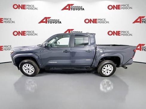 Certified 2025 Toyota Tacoma SR5 AWD/4WD image 4