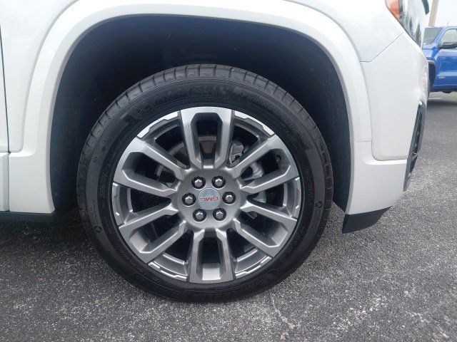 Used 2023 GMC Acadia Denali w/ Denali Ultimate Package FWD image 12