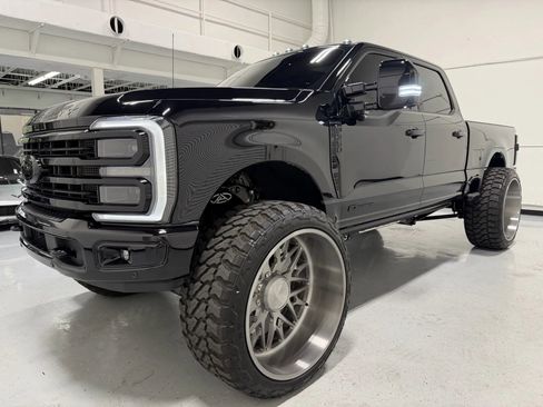 Used 2024 Ford F350 Platinum image 37