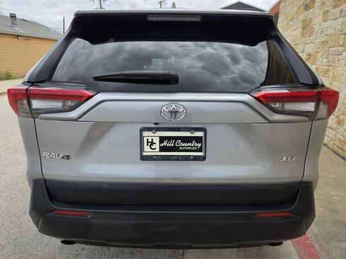 Used 2024 Toyota RAV4 XLE w/ Convenience Package image 16