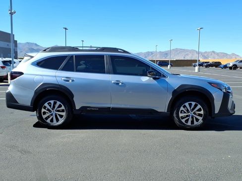 Certified 2025 Subaru Outback Premium w/ Popular Package #1A image 8