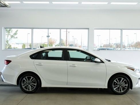 Used 2022 Kia Forte LXS image 7