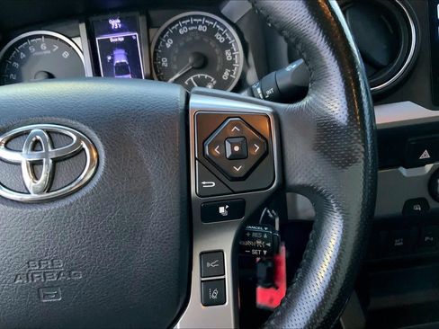 Used 2019 Toyota Tacoma SR5 RWD image 24
