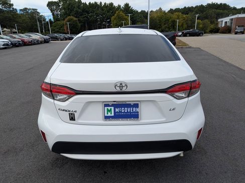 Used 2022 Toyota Corolla LE image 4