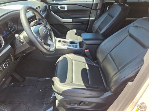Certified 2023 Ford Explorer XLT w/ Equipment Group 202A RWD image 10