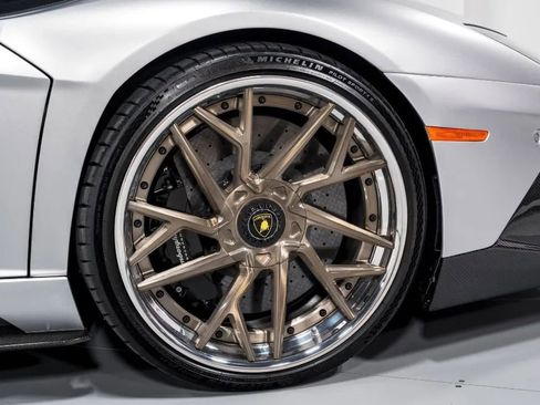 Used 2018 Lamborghini Aventador S image 15