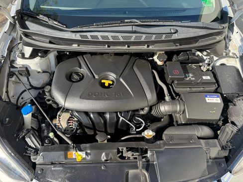 Used 2013 Hyundai Elantra GLS w/ Preferred Pkg image 35