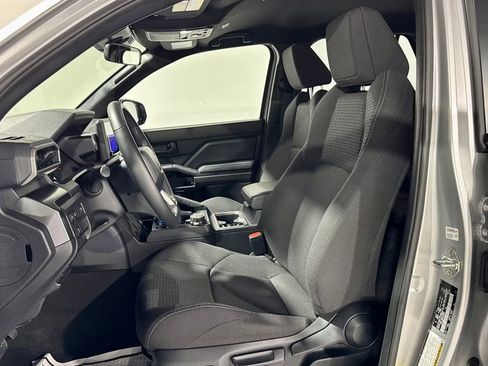 Used 2025 Toyota 4Runner SR5 image 3