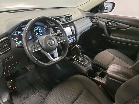 Used 2019 Nissan Rogue SV w/ Premium Package image 22