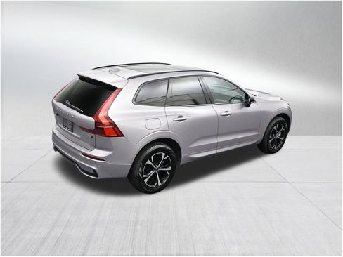 New 2026 Volvo XC60 B5 Core AWD/4WD image 17