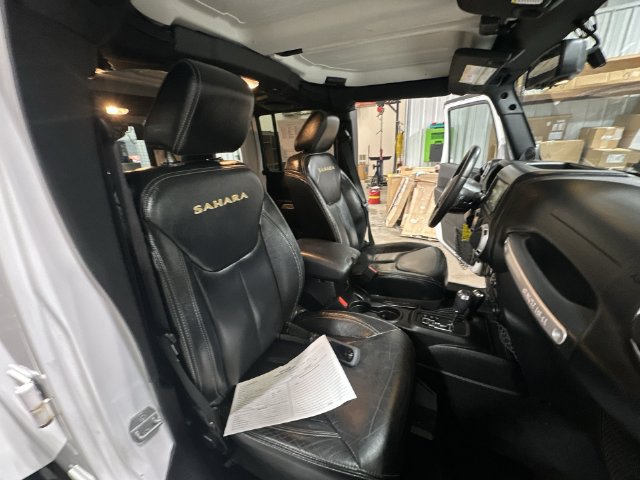 Used 2014 Jeep Wrangler Unlimited Sahara w/ Mopar Chrome Edition Group AWD/4WD image 32