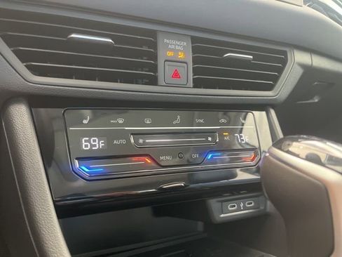 New 2026 Volkswagen Jetta SE FWD image 18