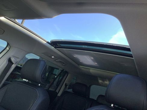 Used 2021 Volkswagen Tiguan SEL image 24