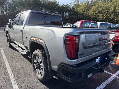 Used 2024 GMC Sierra 2500 Denali image 10