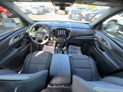 Used 2023 Chevrolet Traverse LT image 21