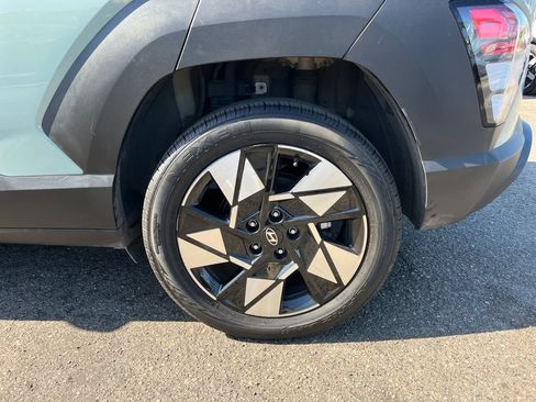 Used 2025 Hyundai Kona SEL AWD/4WD image 30