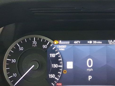 Used 2023 Land Rover Range Rover Evoque R-Dynamic SE image 23