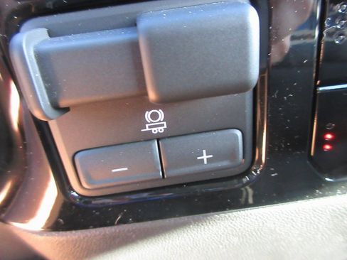 New 2026 GMC Sierra 3500 SLE image 18