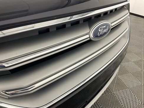 Used 2017 Ford Escape SE w/ Equipment Group 201A image 11