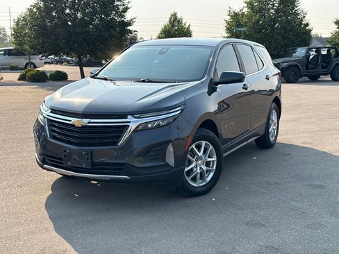 Used 2023 Chevrolet Equinox LT w/ Driver Convenience Package AWD/4WD image 3
