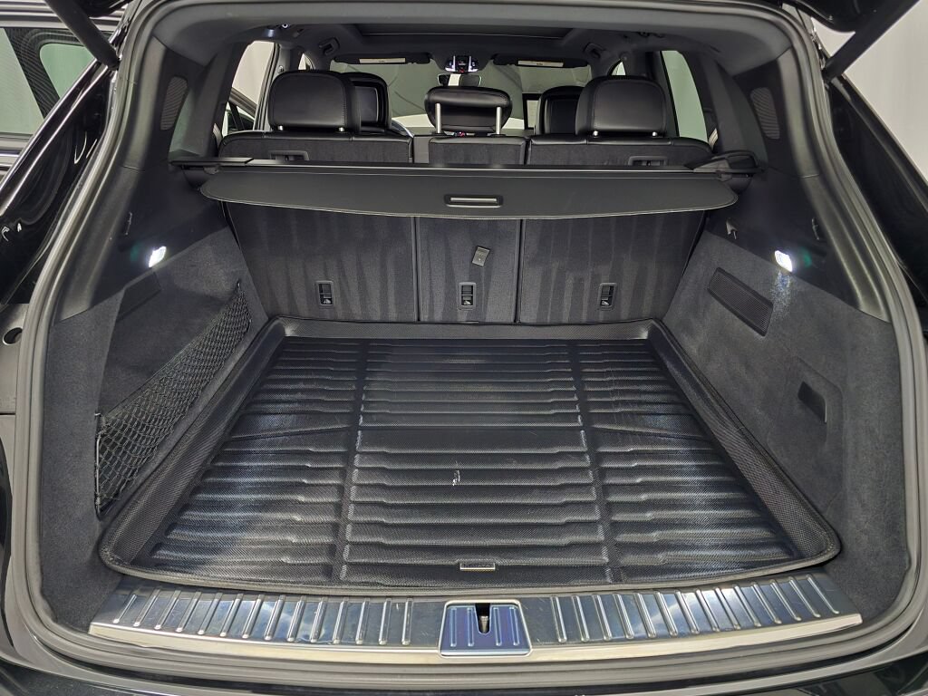 Certified 2023 Porsche Cayenne Platinum Edition AWD/4WD image 12