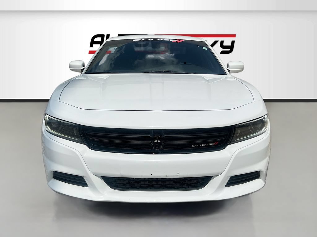 Used 2022 Dodge Charger SXT RWD image 2
