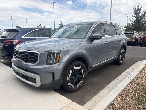Used 2025 Kia Telluride S FWD image 1