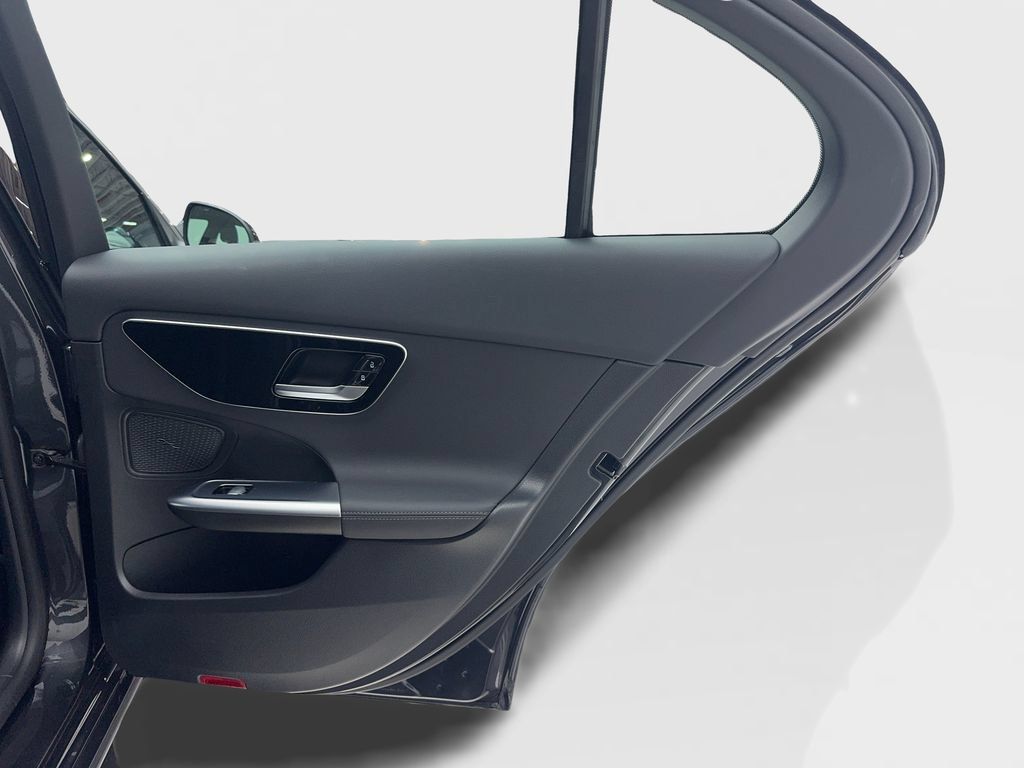 Used 2025 Mercedes-Benz C 300 4MATIC Sedan image 26