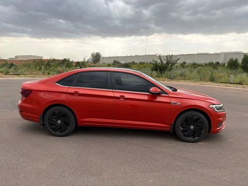Used 2021 Volkswagen Jetta SEL Premium FWD image 4