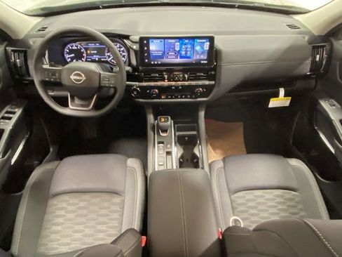 New 2026 Nissan Pathfinder SV image 9