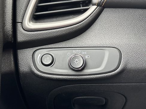 Used 2017 Chevrolet Trax LT w/ LT Convenience Package image 17