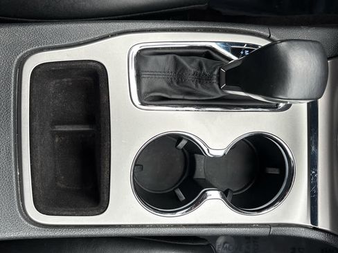 Used 2018 Jeep Grand Cherokee Altitude image 19