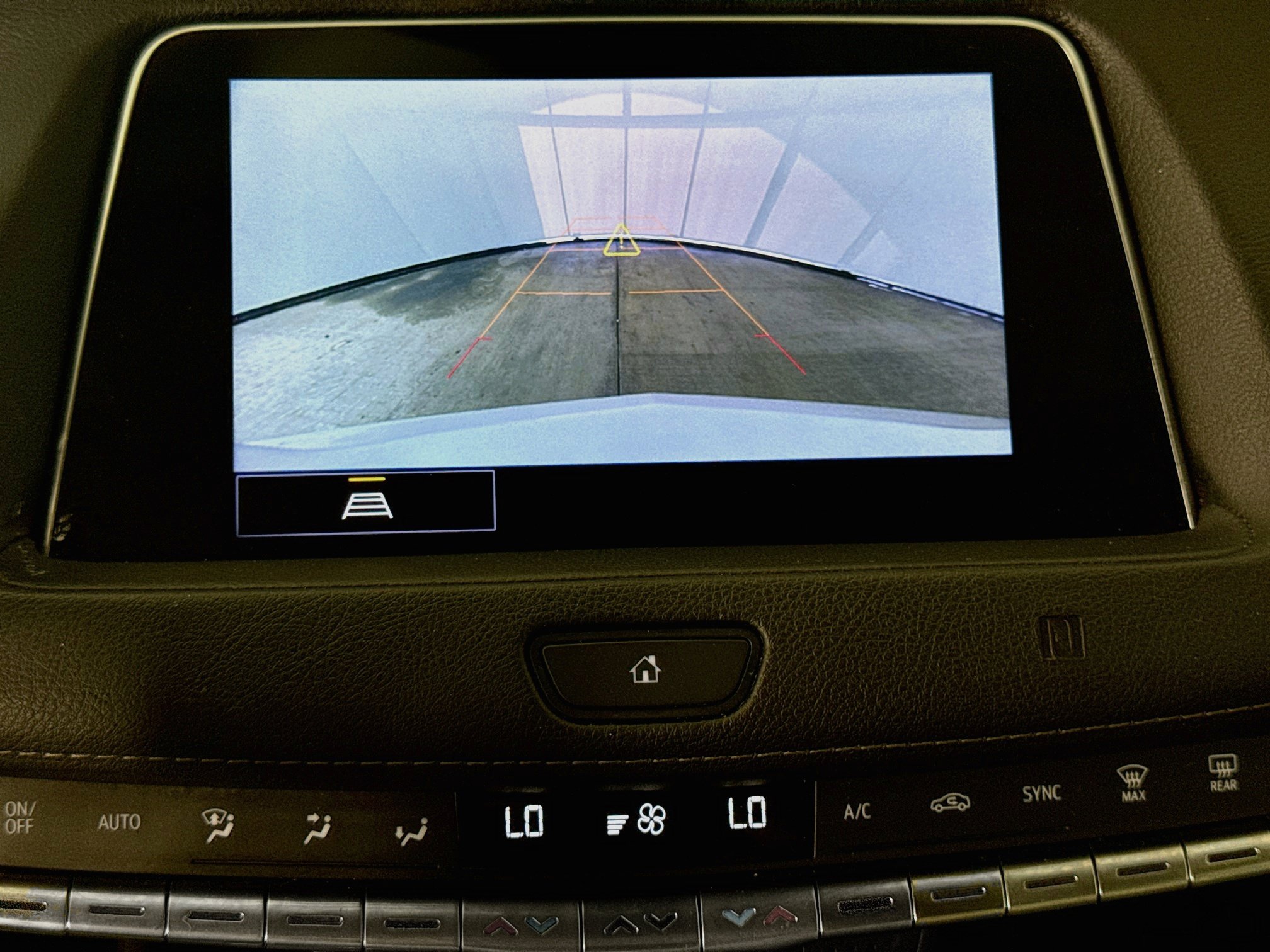 Used 2021 Cadillac XT4 Premium Luxury w/ Cold Weather Package FWD image 16