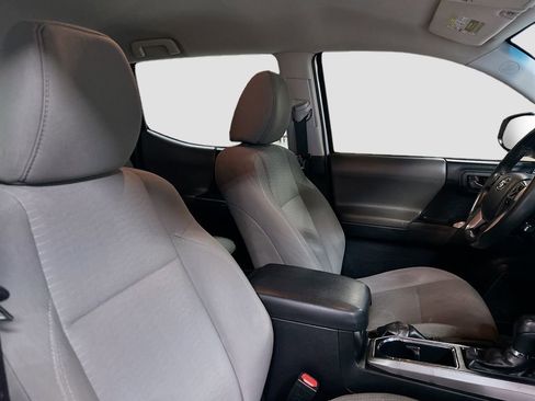 Used 2017 Toyota Tacoma SR5 w/ Tow Package image 26