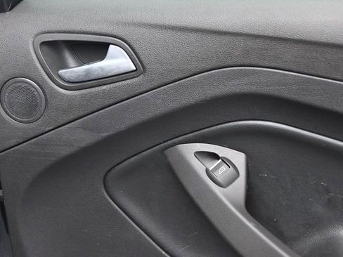 Used 2017 Ford Escape Titanium image 32