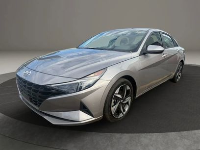 Used 2023 Hyundai Elantra SEL w/ Convenience Package