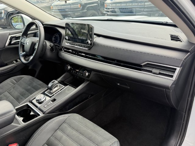 Used 2022 Mitsubishi Outlander SE FWD image 19