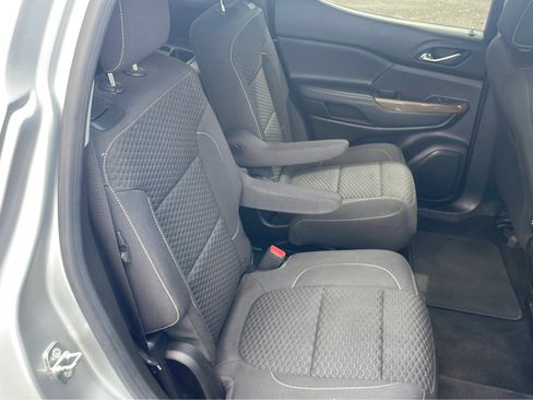 Used 2018 GMC Acadia SLE image 35